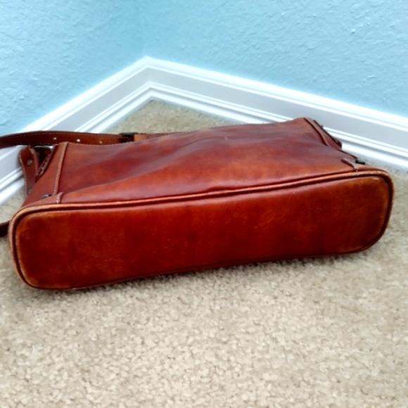 Etienne Aigner *VINTAGE* Genuine Leather Purse, Tan Brown, Brass Hardware - Picture 11 of 16